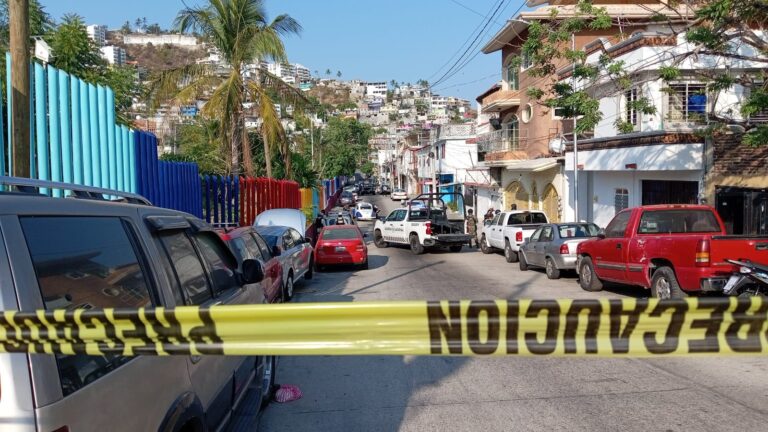 Acribillan a taxista en la calle Durango de la Colonia Progreso