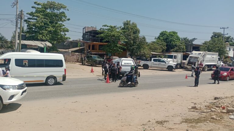 Un muerto y dos heridos dejaron un ataque adentro de una Urvan en El Cayaco