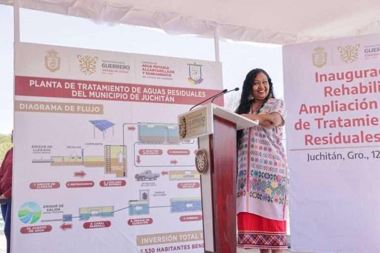 Ana Lenis anuncia soluciones para el drenaje en Juchitán Guerrero