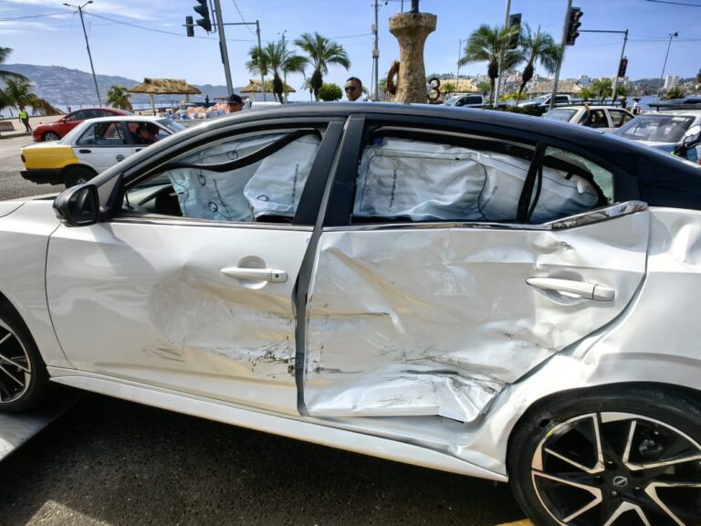 Choque en la Costera deja tres personas lesionadas