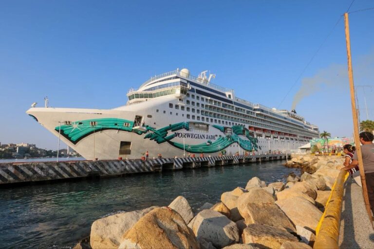 Llega a Acapulco el crucero Norwegian Jade con 3 mil 145 Pasajeros
