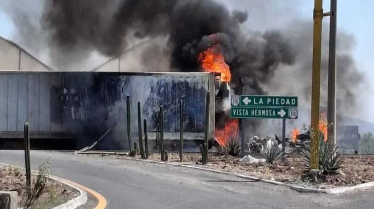 Bloqueos y ataques en Michoacán, Guanajuato y Jalisco dejaron dos policías muertos: Omar García Harfuch