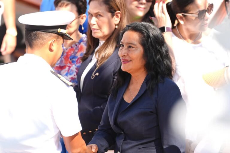 Participa Abelina López Rodríguez en ceremonia de zarpe del Buque Escuela Cuauhtémoc