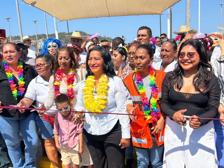 Entrega Abelina López Rodríguez obras en Puerto Marqués por cerca de 14 MDP
