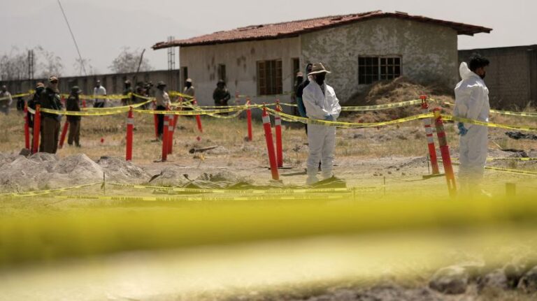Contradicciones entre autoridades: Gobernador de Jalisco niega hallazgo de restos humanos en Teuchitlán