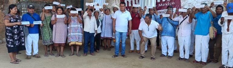 Damnificados por el Huracán Otis en Xochistlahuaca afirma que hay promesas incumplidas y un campo en abandono