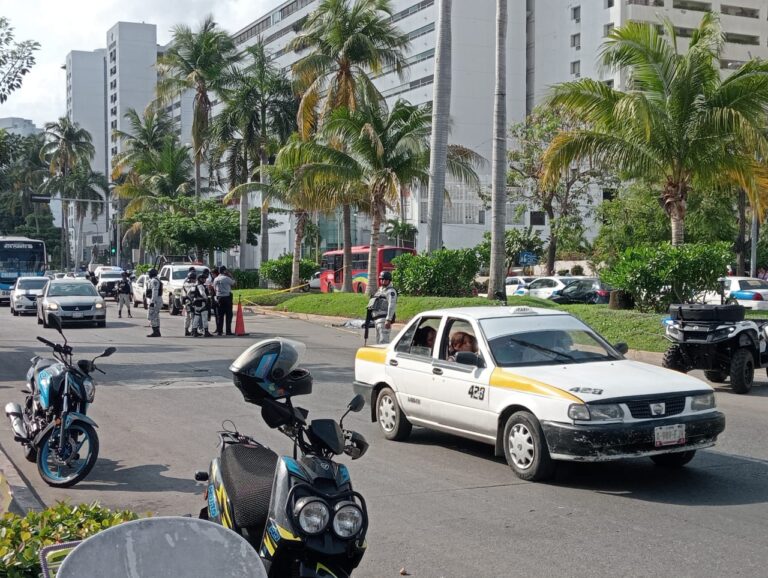 Motociclista atropella a joven mujer; falleció al instante