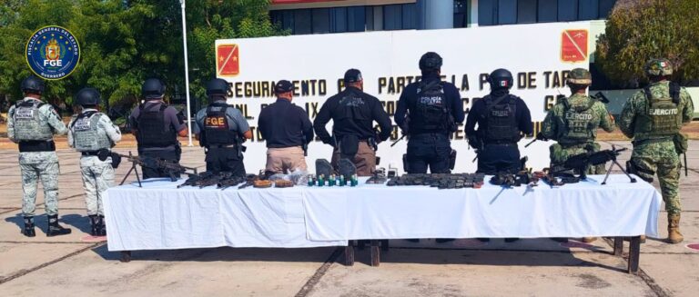 FGEGuerrero, DEFENSA, GN, FGR, SSPC y SSPGro asegura armamento, municiones y vehículo en la región de Tierra Caliente