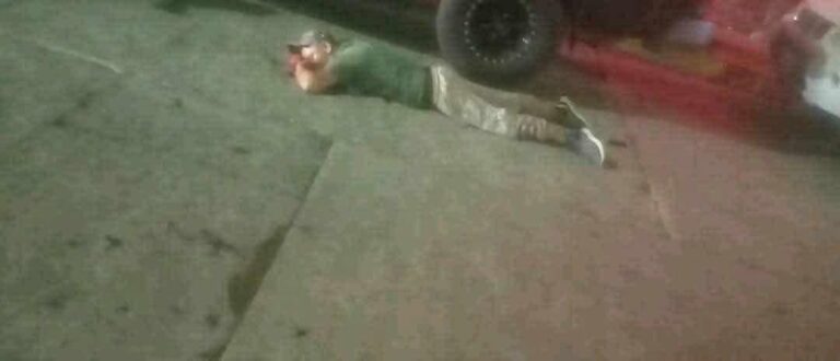 Asesinan a balazos a un joven en Zihuatanejo