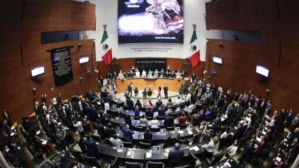 Senado frena aumento salarial a maestros, policías y personal de salud