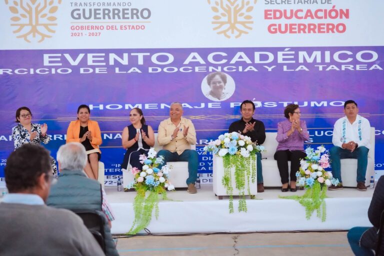 La presidenta de la CDHEG asistió al evento académico «El Ejercicio de la Docencia y la Tarea de Educar, homenaje póstumo a la Dra. Sonia Comboni Salas»