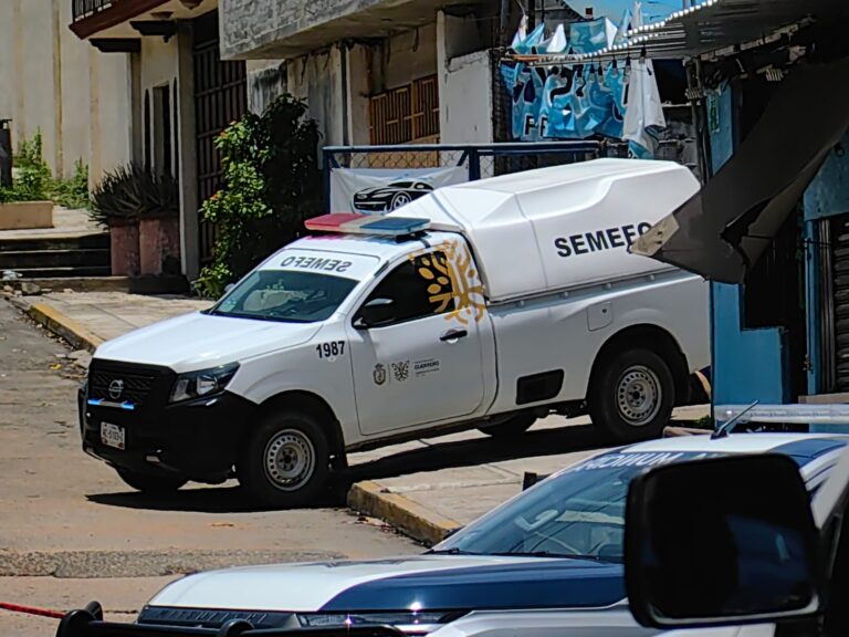 Atacan a balazos el lavado de autos CAR WASH en Acapulco, dos hombres pierden la vida