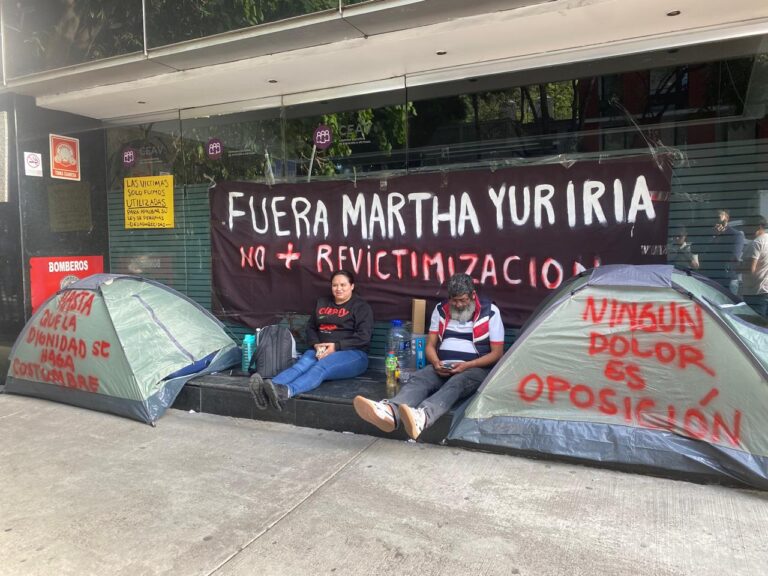 Que renuncie titular de la CEAV, piden víctimas