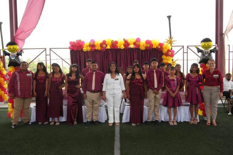 Convierte Abelina López un sueño comunitario en escuela modelo