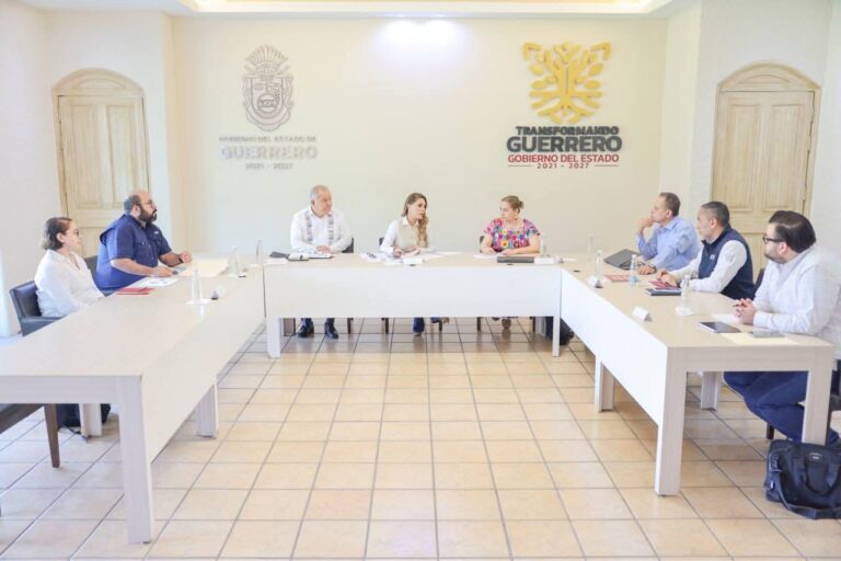 Evelyn Salgado refuerzan acciones para consolidar un sistema de salud justo y de calidad en Guerrero