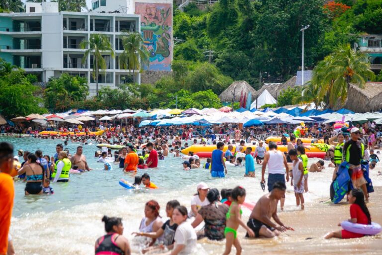 Eventos y clima favorable impulsan la afluencia turística en Guerrero este domingo