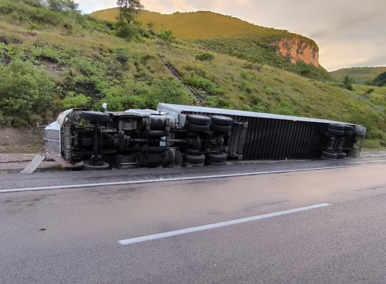 Accidente en el km 285 de la Autopista Cuernavaca–Acapulco genera cierre parcial de circulación