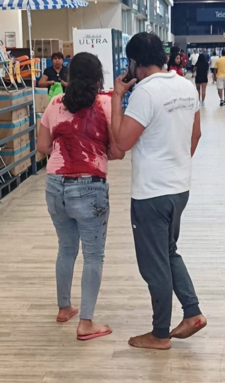Hieren a balazos a joven mujer en estacionamiento de Soriana Diamante