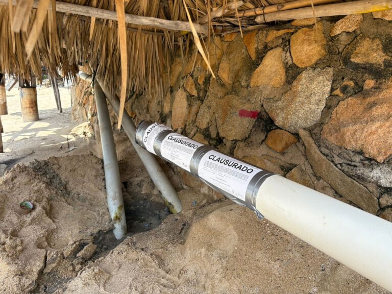 Clausura Ecología Acapulco descarga de aguas residuales en franja turística