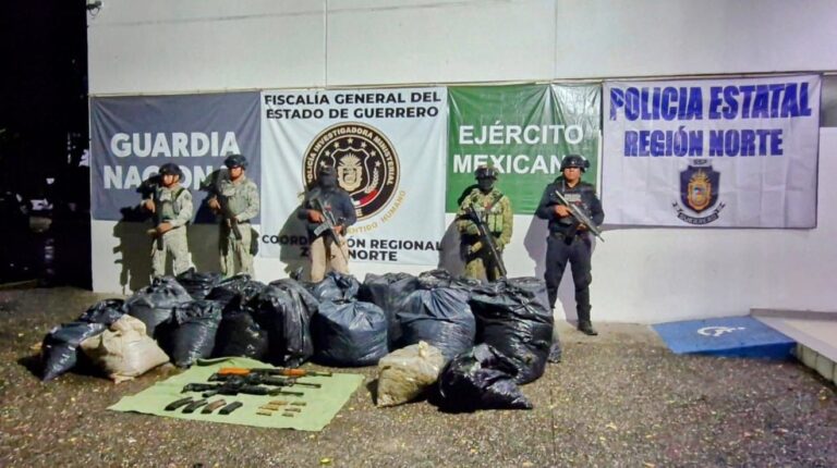 Decomisan autoridades estatales y federales más de 200 kilos de presunta droga y armamento en el municipio de Copalillo