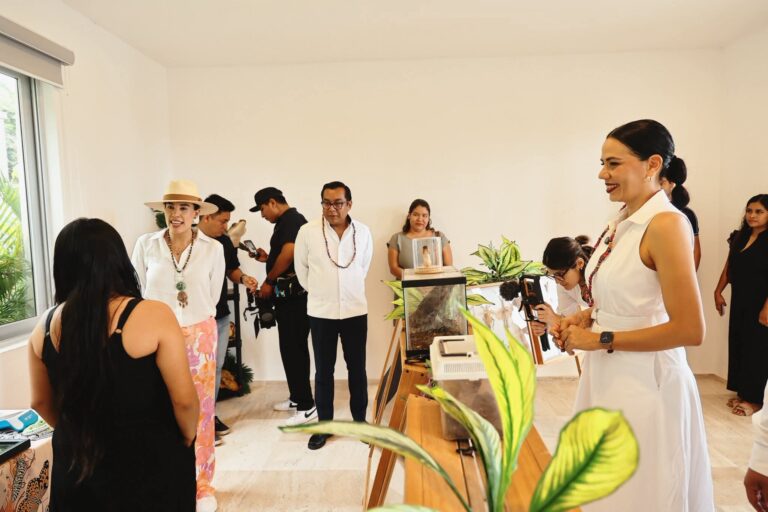 Visita de la Secretaria Federal de Turismo Zihuatanejo y les niegan acceso a los reporteros