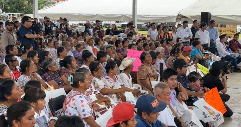 Desorganización y calor sofocante en el Tianguis del Bienestar de Xochistlahuaca: emergencia por baja presión en una Anciana