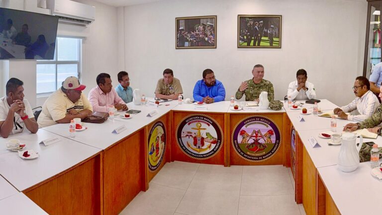 Gobierno de Guerrero acude al llamado de la SEMAR para diálogo con trabajadores de playa en Acapulco