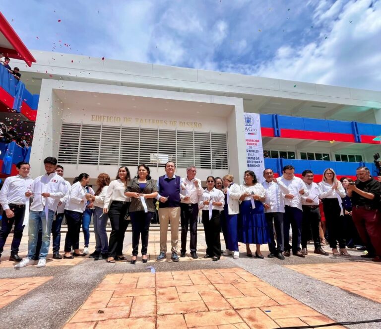 Inaugura el Rector Javier Saldaña edificio de la Facultad de Arquitectura y Urbanismo y da inicio al ciclo escolar en la UAGro