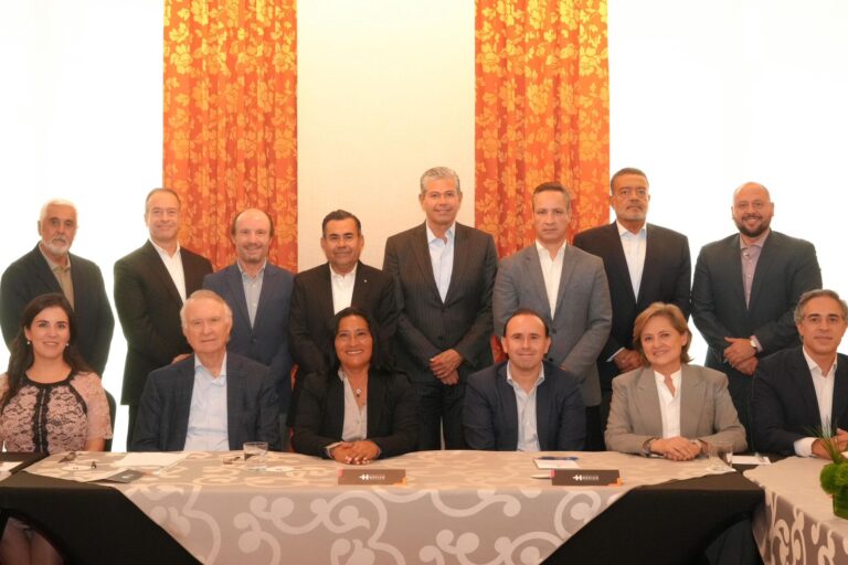 Reconoce ANCH a Abelina López por impulsar la reactivación turística de Acapulco