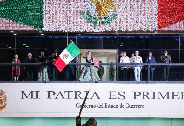 ¡Viva Guerrero, viva México! Evelyn Salgado celebra con miles de familias el Grito de Independencia en Guerrero