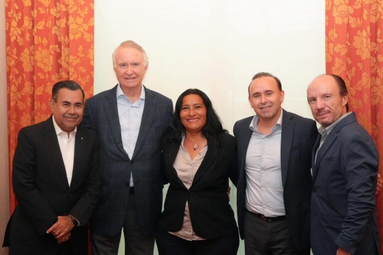 Reconoce Abelina López a Antonio Cosío Pando por asumir presidencia del CNET