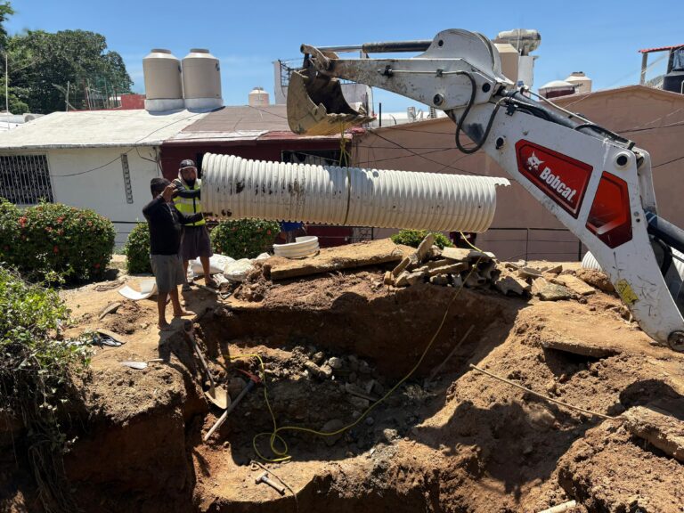 CAPAMA avanza en la sustitución de colectores de drenaje en Acapulco