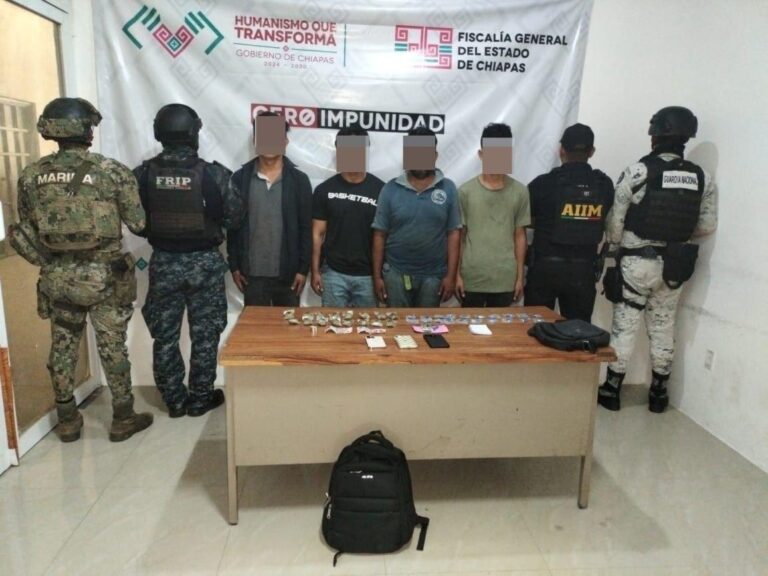 Personal de la Armada de México coadyuva en una operación interinstitucional durante siete cateos simultáneos, en Mapastepec, Chiapas