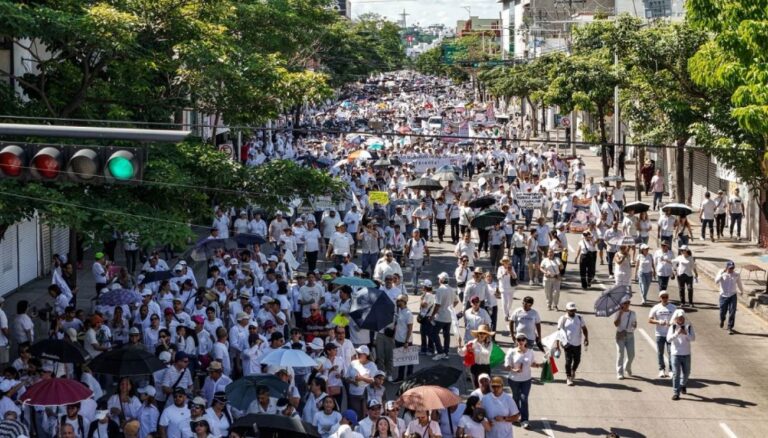 Sheinbaum asegura continuidad en estrategia de seguridad tras marcha por la paz en Sinaloa