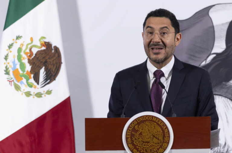 ISSSTE anuncia nuevas obras y plan de cirugías robóticas con tecnología “Da Vinci”