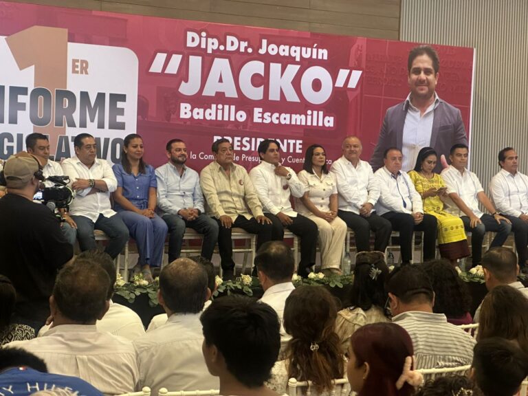 Félix Salgado invitado especial al primer informe legislativo del diputado local Joaquín Badillo