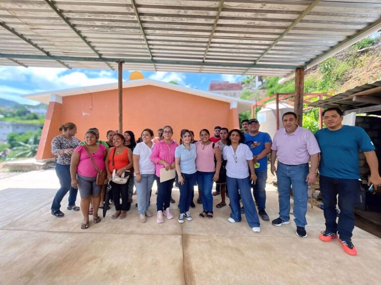 Respalda Yoloczin Domínguez a la comunidad escolar en Acapulco