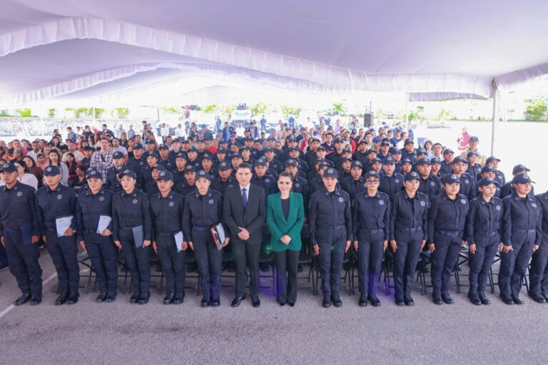 Evelyn Salgado encabeza graduación de nuevos policías estatales de proximidad en Guerrero