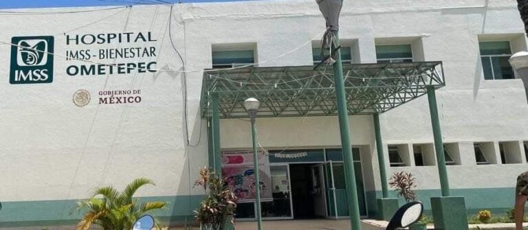 Mujer embarazada herida en accidente Xochistlahuaca es trasladada a Acapulco su estado es crítico