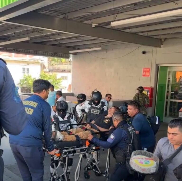 Hombre llega golpeado y con huellas de tortura a tienda de conveniencia en Hogar Moderno