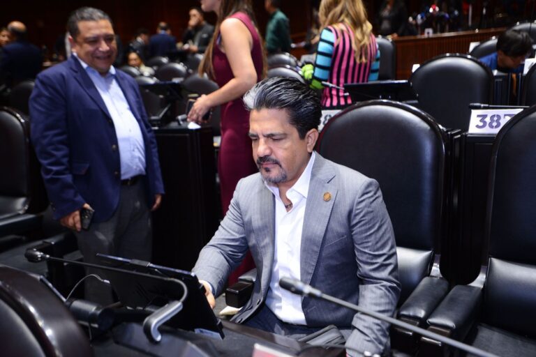 Vota Marco de la Mora a favor de la nueva Ley sobre Extorsión en México