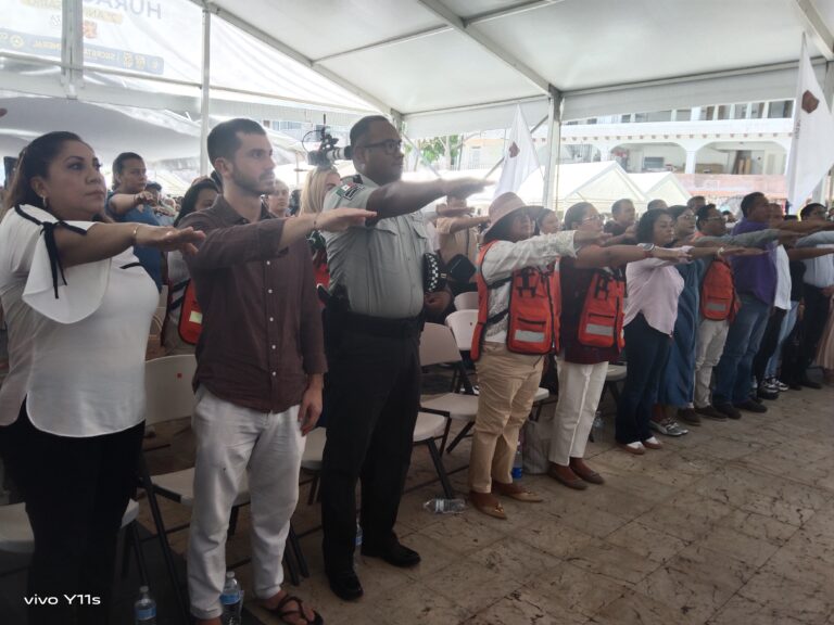 Encabeza Abelina López toma de protesta a 401 Comités de Protección Civil en Acapulco