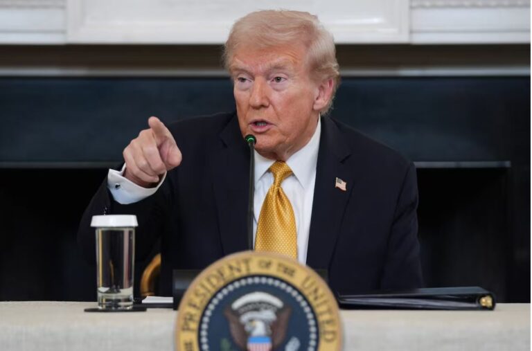 Trump vuelve a cargar contra México: “Está gobernado por los carteles, pero Sheinbaum es valiente”