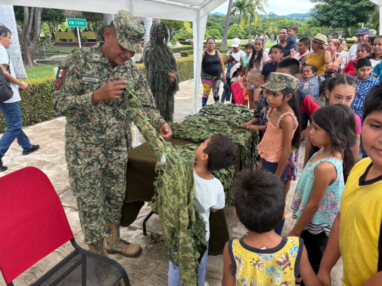 Exhibición en el 109 Batallón de Infantería en la población del Ticuí