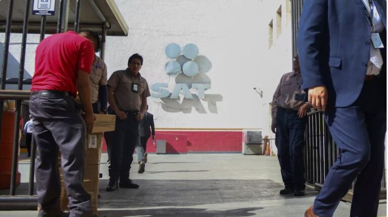 Minimiza Sheinbaum paro nacional en el SAT: “No es algo que vaya a generar un problema grave”