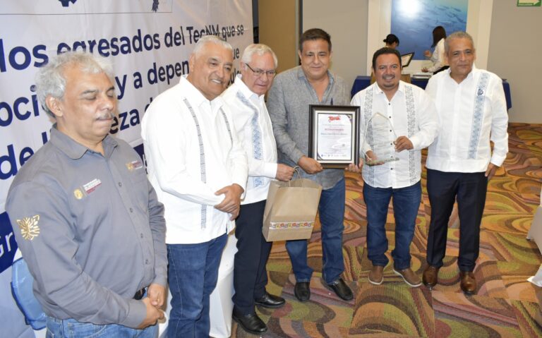 Reconocen al diputado Marco Tulio Sánchez como egresado destacado del Tecnológico de Acapulco