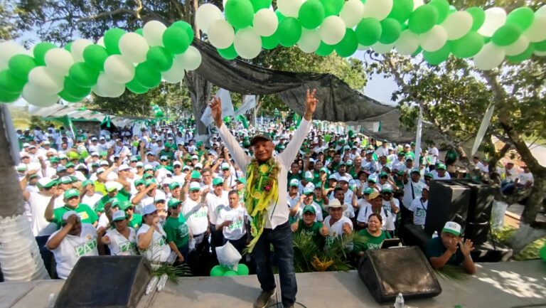 Javier PAT cierra campaña regional en Acapulco con sólido apoyo de todas las secciones del SUSPEG