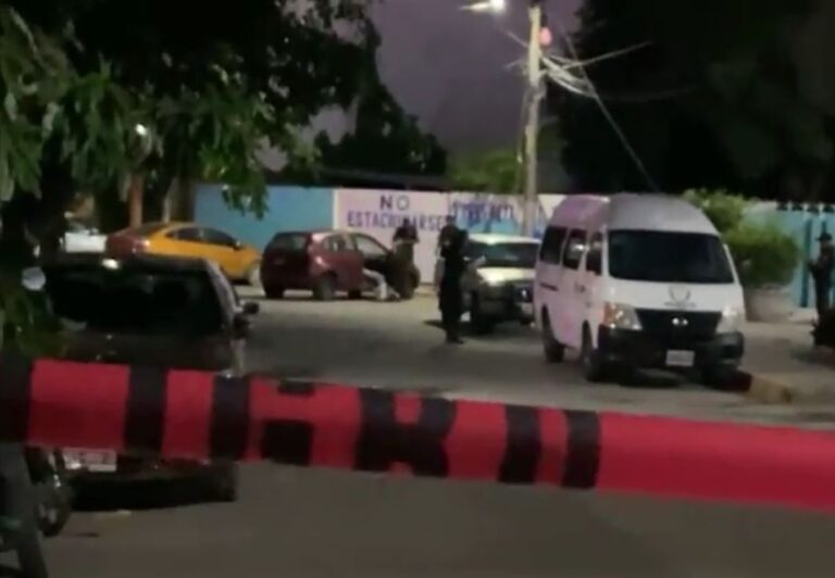 Atacan a balazos a dos hombres en Zihuatanejo 