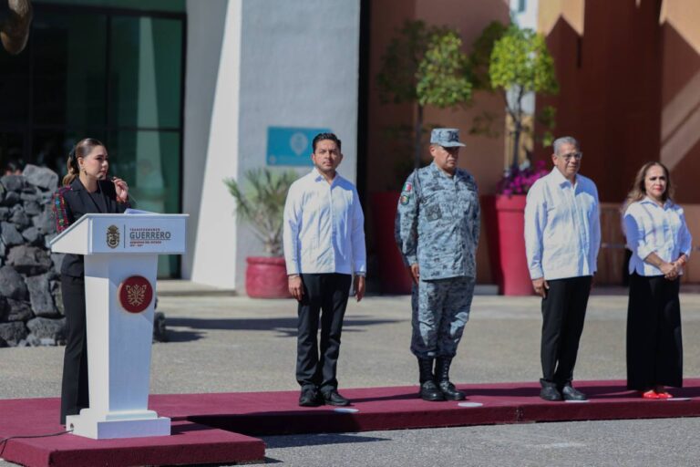 Evelyn Salgado llama a los servidores públicos a servir con honestidad, vocación y compromiso a la población