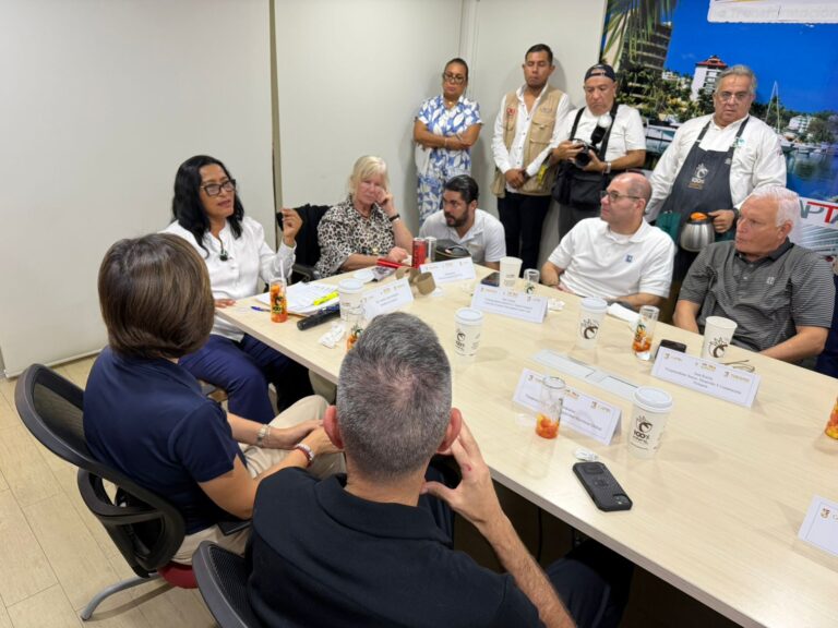 Consolida Abelina López estrategia para reactivar el turismo de cruceros en Acapulco